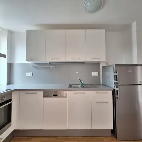 Pronájem bytu 2+1, Praha - Smíchov, Podbělohorská, 42 m2