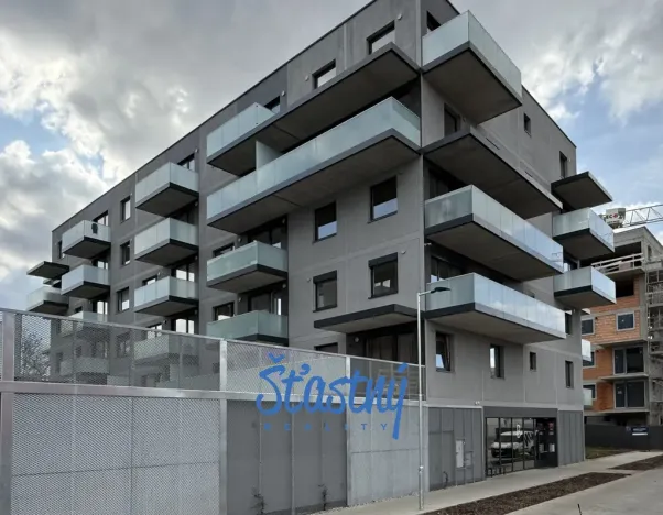 Prodej bytu 2+kk, Praha, Čakovická, 55 m2