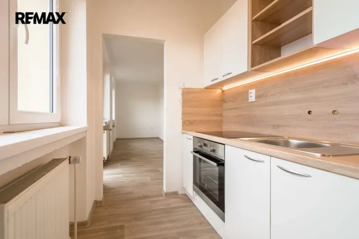 Pronájem bytu 2+1, Hradec Králové - Pražské Předměstí, Šmilovského, 67 m2