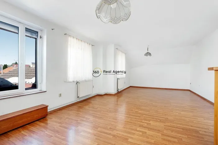Prodej obchodního prostoru, Kamenice nad Lipou, Masarykova, 390 m2