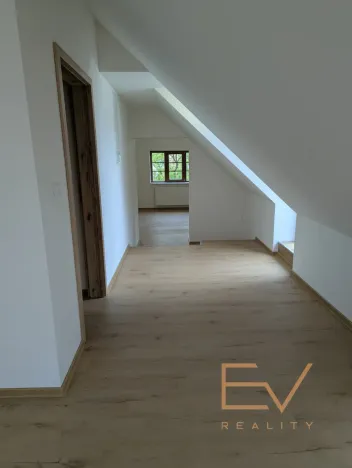 Pronájem bytu 3+kk, Praha - Žižkov, Jeseniova, 110 m2