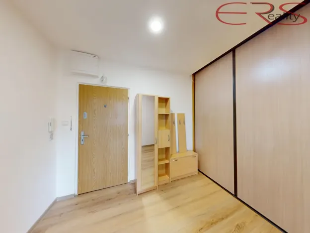 Pronájem bytu 2+1, Jablonec nad Nisou, Budovatelů, 57 m2