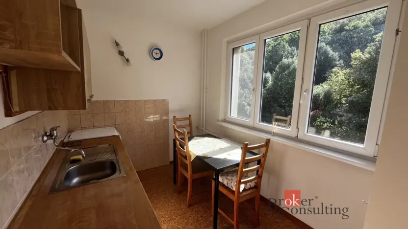 Pronájem bytu 1+1, Karlovy Vary, Sládkova, 35 m2