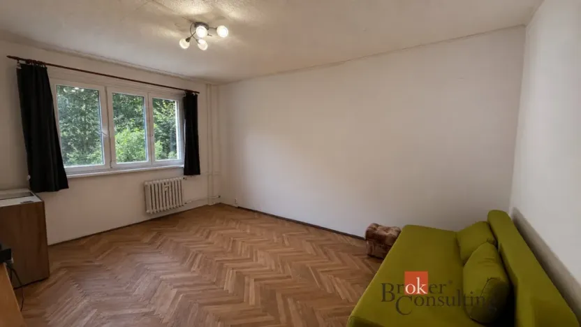 Pronájem bytu 1+1, Karlovy Vary, Sládkova, 35 m2