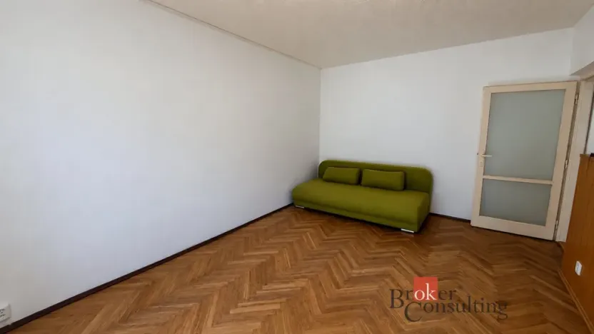 Pronájem bytu 1+1, Karlovy Vary, Sládkova, 35 m2