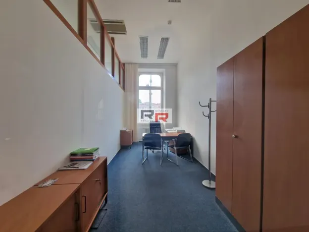 Pronájem kanceláře, Olomouc, Dolní náměstí, 16 m2