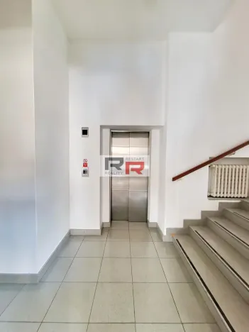 Pronájem kanceláře, Olomouc, Dolní náměstí, 16 m2