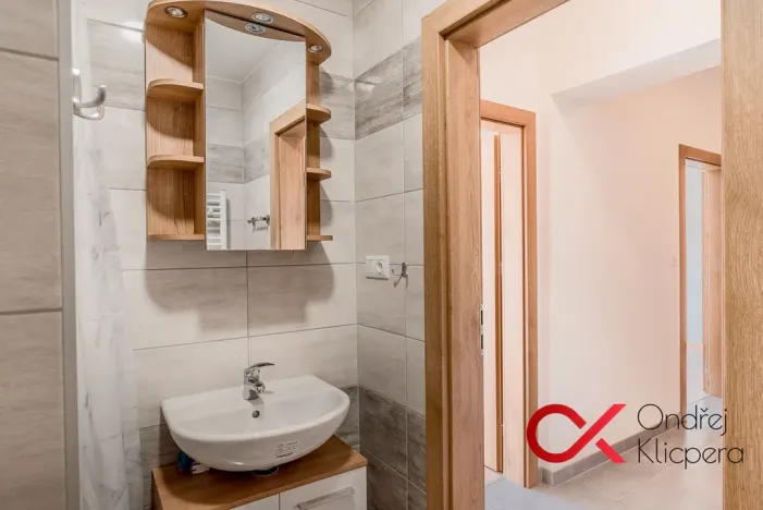 Pronájem bytu 2+kk, Milovice, Kaštanová, 44 m2