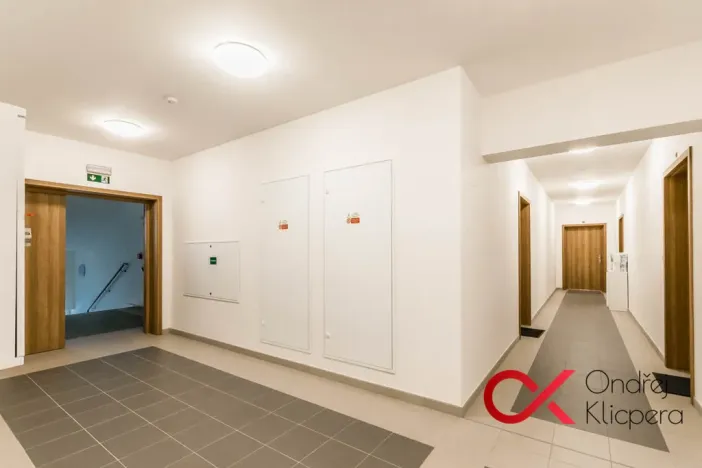 Pronájem bytu 2+kk, Milovice, Kaštanová, 44 m2