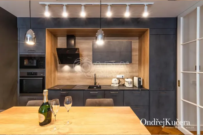 Prodej bytu 1+kk, Praha - Nové Město, Dlážděná, 61 m2