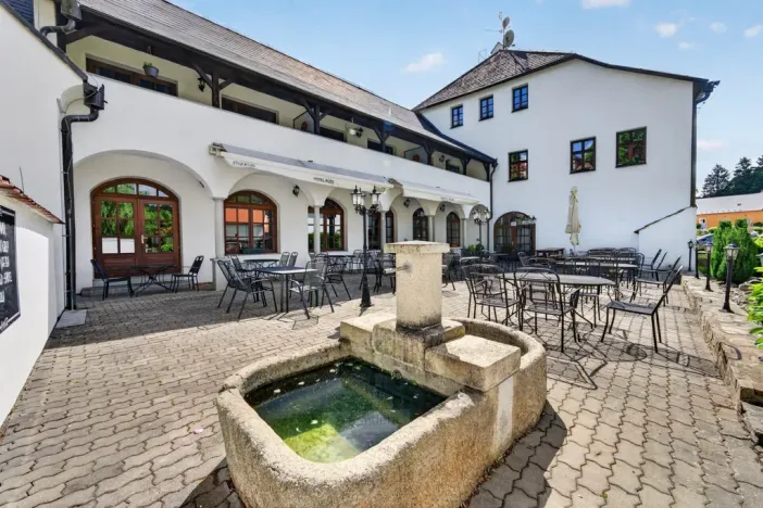 Prodej ubytování, Rožmberk nad Vltavou, 1750 m2