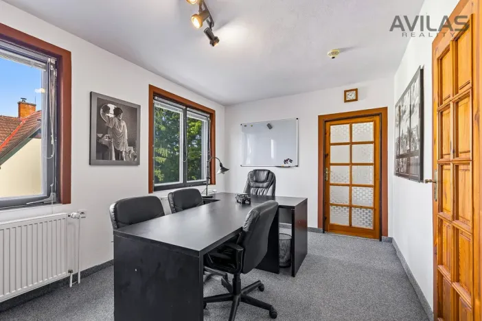 Prodej komerční nemovitosti, Říčany, Kozinova, 300 m2