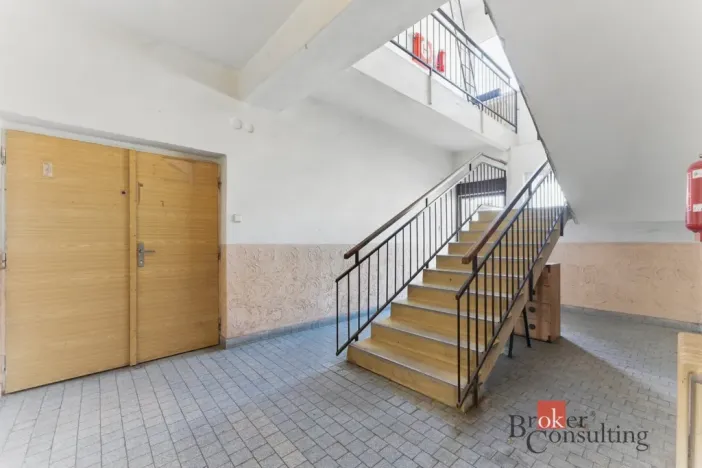 Pronájem výrobních prostor, Hradec Králové - Slezské Předměstí, Výrobní, 376 m2
