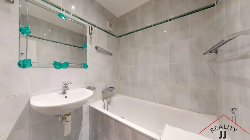 Prodej bytu 3+1, Praha - Troja, Mazurská, 74 m2