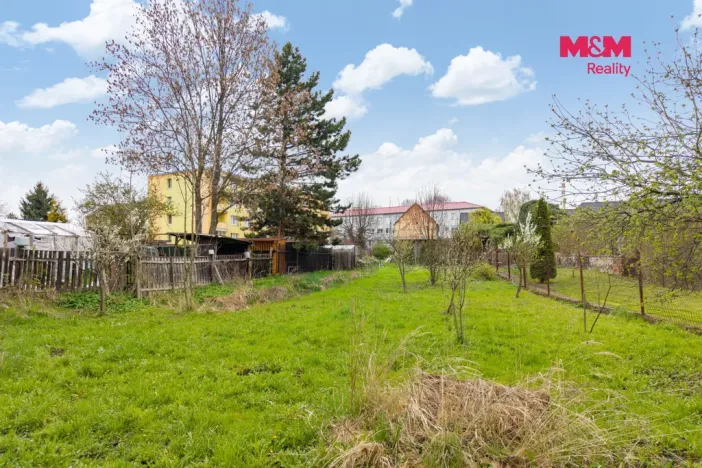 Prodej zahrady, Hostomice, Školní náměstí, 1050 m2