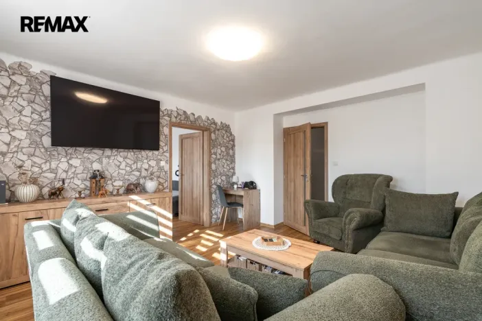 Prodej bytu 2+1, Meziboří, Májová, 57 m2