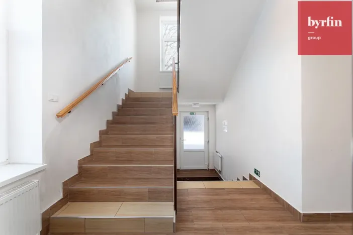 Prodej výrobních prostor, Krnov, Lidická, 12420 m2