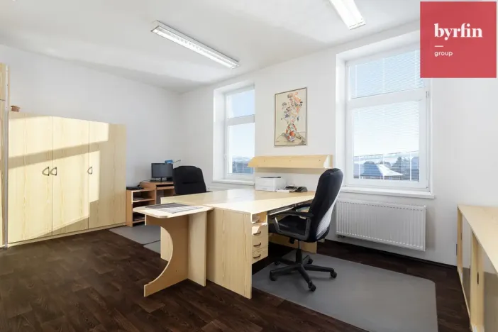 Prodej výrobních prostor, Krnov, Lidická, 12420 m2