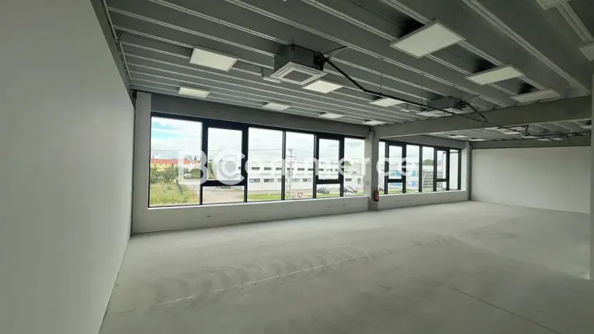 Pronájem skladu, Brno, 235 m2