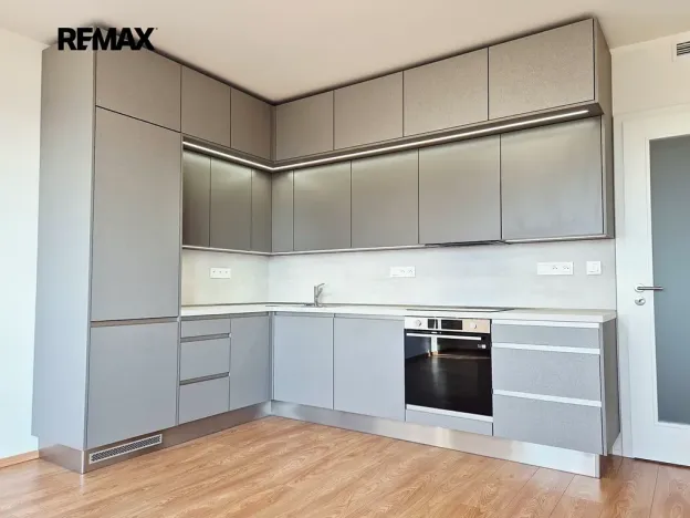Pronájem bytu 2+kk, Praha - Kamýk, Zimova, 58 m2