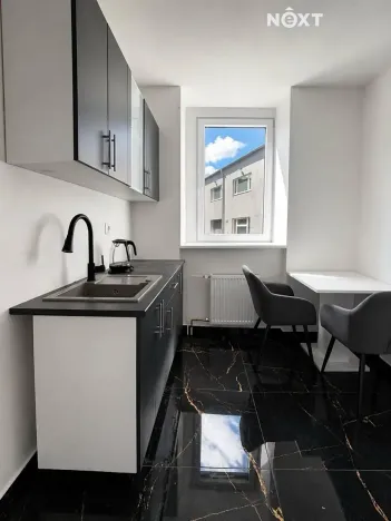 Prodej komerční nemovitosti, Ostrava, 28. října, 83 m2