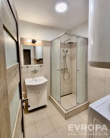 Pronájem bytu 1+kk, Želechovice nad Dřevnicí, Družstevníků, 39 m2