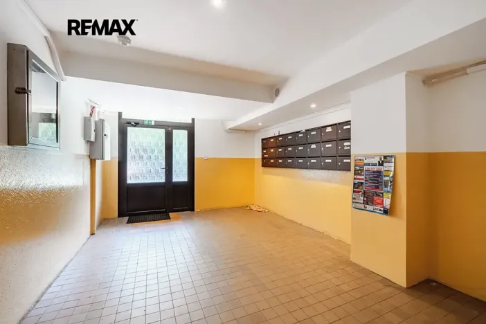 Prodej bytu 4+1, Karlovy Vary, Modenská, 77 m2