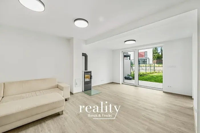 Pronájem bytu 2+kk, Jihlava, Na Nivách, 58 m2