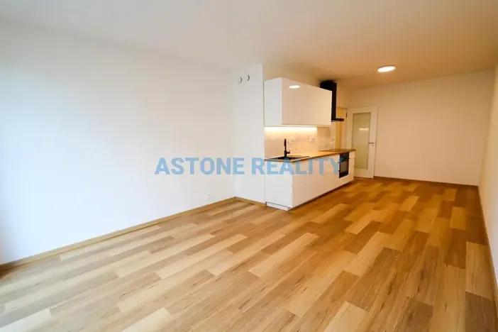 Pronájem bytu 1+kk, Praha - Modřany, Kolmanova, 37 m2