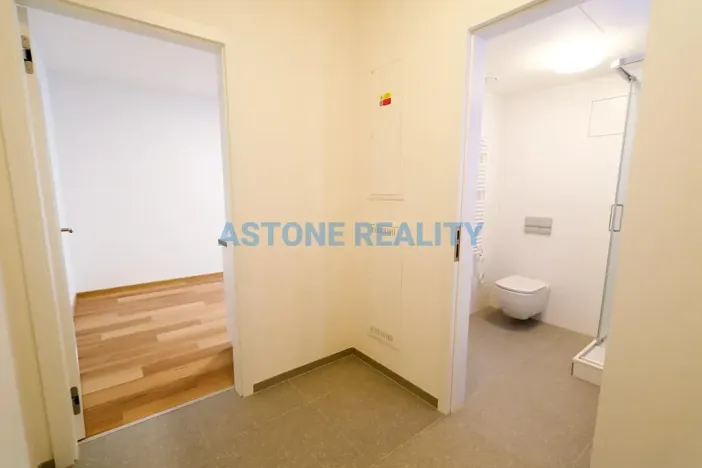 Pronájem bytu 1+kk, Praha - Modřany, Kolmanova, 37 m2