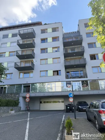 Pronájem garáže, Praha - Vokovice, Tibetská, 18 m2