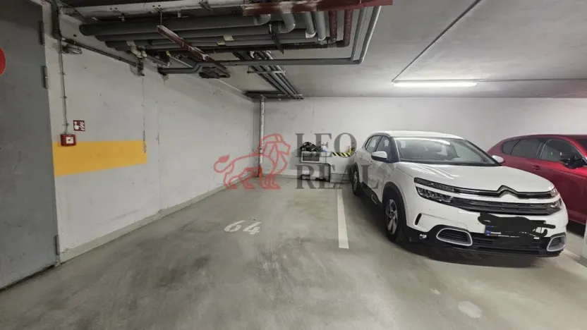 Pronájem garážového stání, Praha - Hostivař, Švehlova, 18 m2