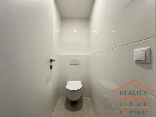 Pronájem bytu 2+kk, Hradec Králové, Pod Zámečkem, 44 m2