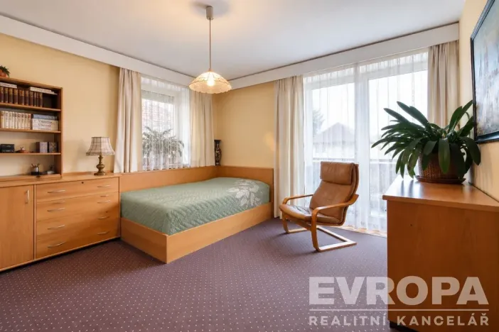 Prodej rodinného domu, Praha - Suchdol, Armádní, 342 m2