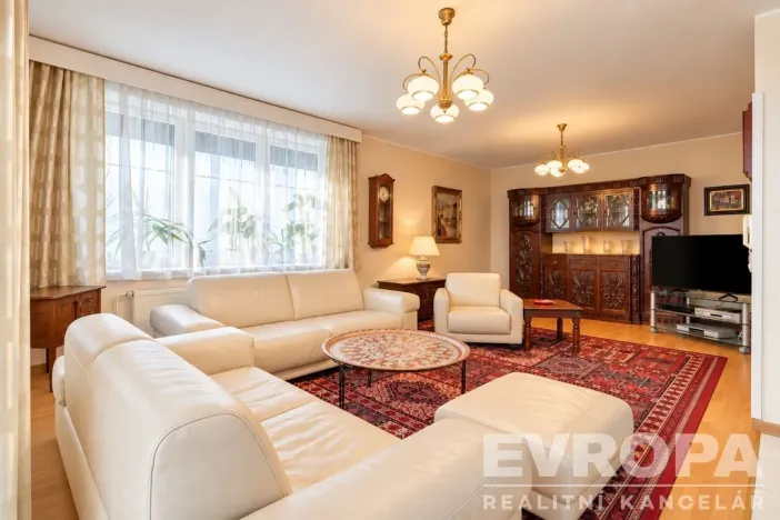 Prodej rodinného domu, Praha - Suchdol, Armádní, 342 m2