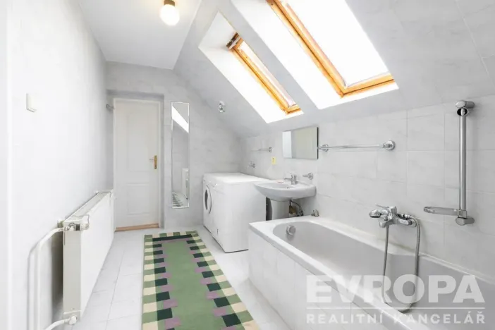 Prodej rodinného domu, Praha - Suchdol, Armádní, 342 m2