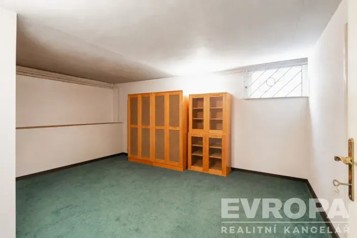 Prodej rodinného domu, Praha - Suchdol, Armádní, 342 m2