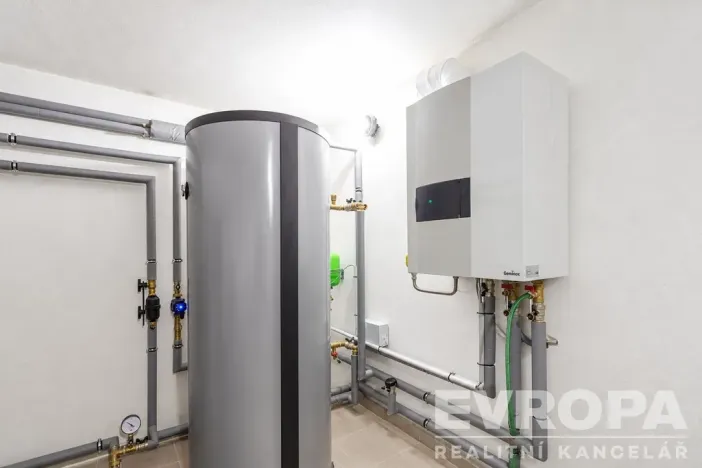 Prodej rodinného domu, Praha - Suchdol, Armádní, 342 m2