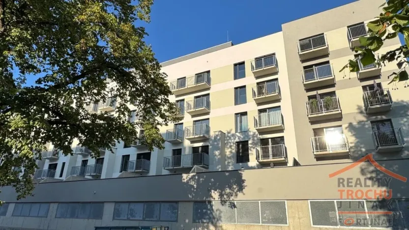 Pronájem bytu 1+kk, Hradec Králové, Pod Zámečkem, 27 m2