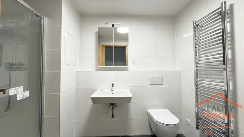 Pronájem bytu 1+kk, Hradec Králové, Pod Zámečkem, 27 m2