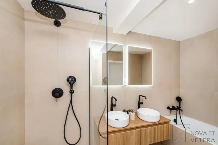 Prodej bytu 3+kk, Praha - Holešovice, Komunardů, 90 m2