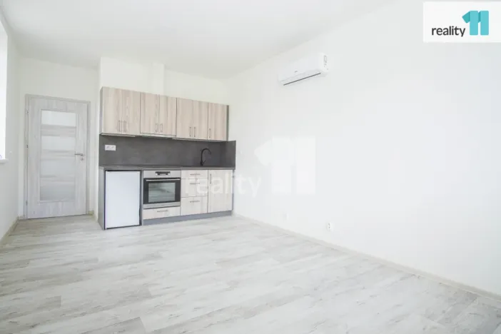 Pronájem bytu 1+kk, Přerov - Přerov VI-Újezdec, Hlavní, 25 m2