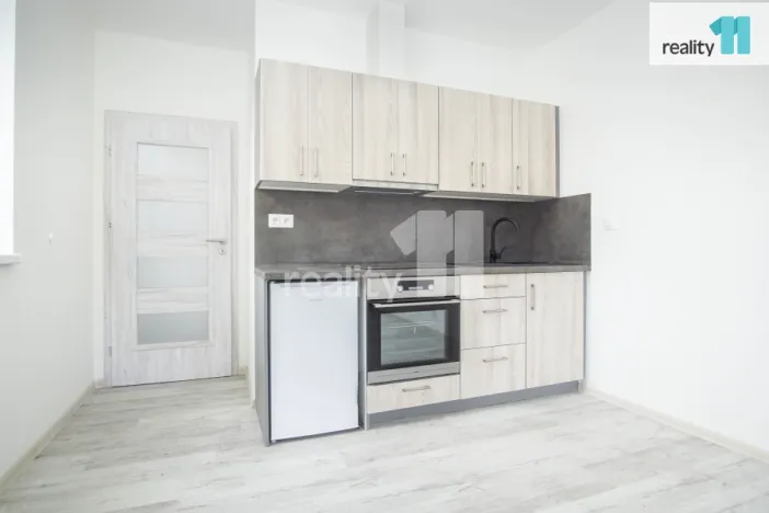 Pronájem bytu 1+kk, Přerov - Přerov VI-Újezdec, Hlavní, 25 m2