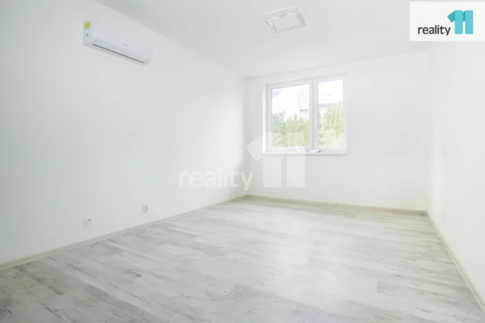 Pronájem bytu 1+kk, Přerov - Přerov VI-Újezdec, Hlavní, 25 m2