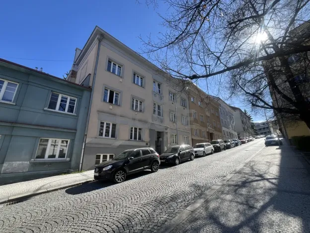 Prodej bytu 2+kk, Praha - Břevnov, Za Strahovem, 51 m2
