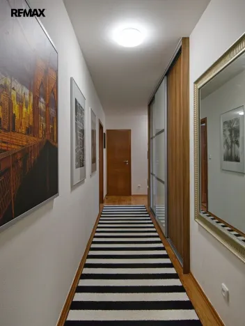 Prodej bytu 2+kk, Zlín, Jarolímkovo náměstí, 66 m2