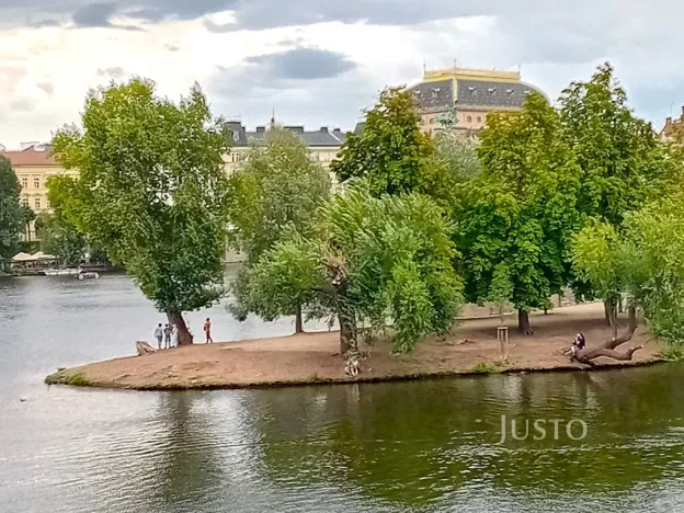 Pronájem bytu 3+1, Praha, Odborů, 80 m2
