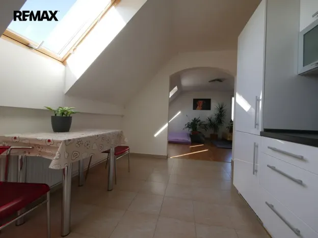 Pronájem bytu 1+1, Nupaky, U Školky, 50 m2