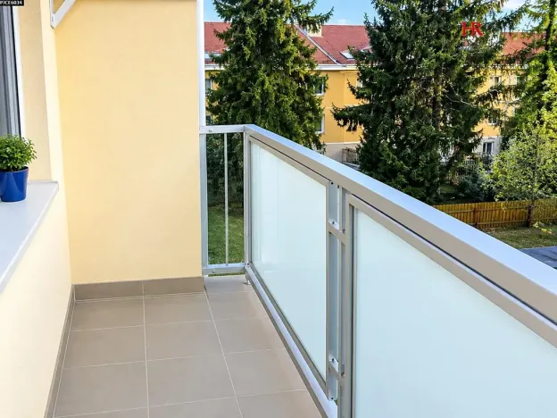 Pronájem bytu 2+kk, Praha - Strašnice, Vykáňská, 57 m2