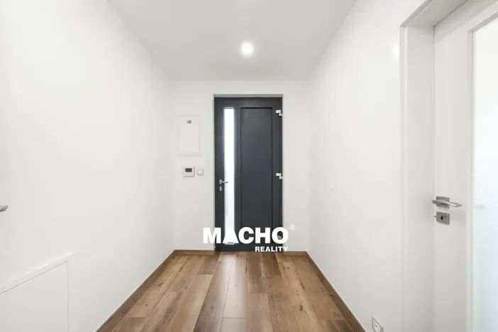 Pronájem bytu 2+1, Praha - Vršovice, Na křivce, 68 m2